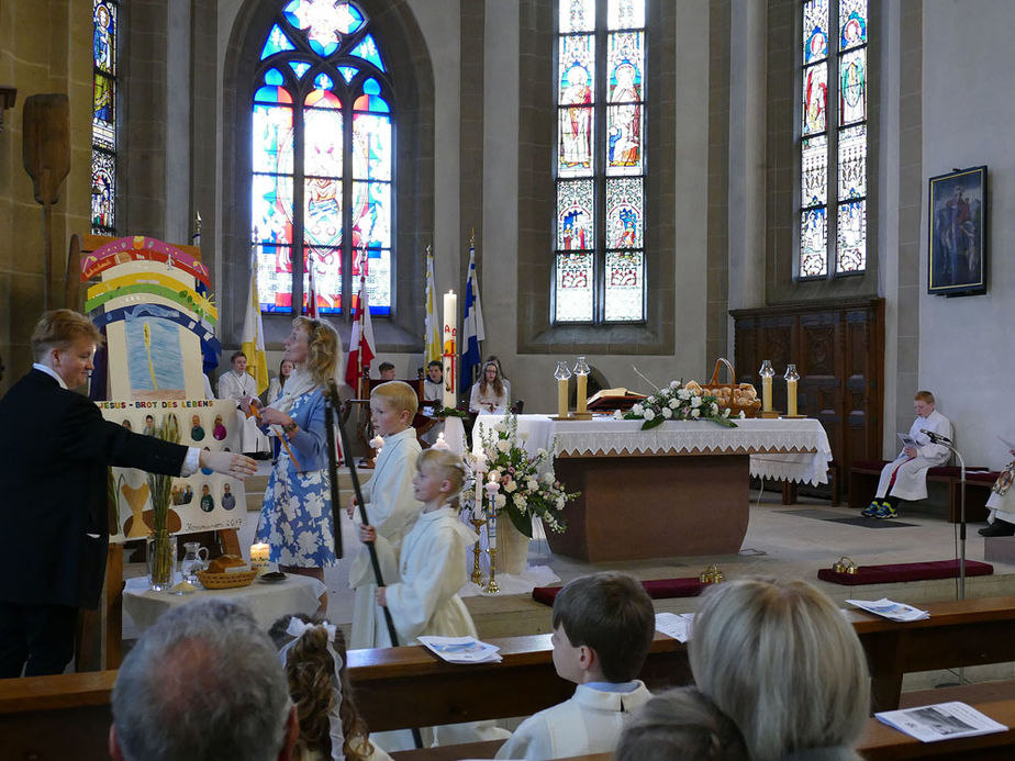 1. Heilige Kommunion in St. Crescentius (Foto: Karl-Franz Thiede)